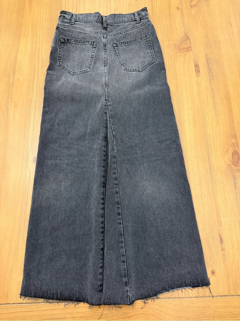 Reformation Tazz Maxi Denim Long Skirt Size 23 Black Wash Front Slit Taw Hem - Picture 12 of 15
